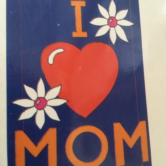 Other - New “I Love Mom” flag.